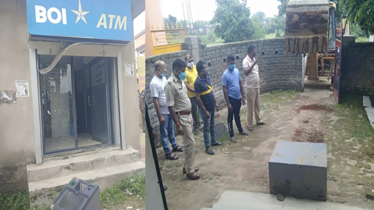 Jharkhand Crime News : बाेकारो के चास में PPE किट पहन कर चोरों ने ATM से रुपये लूटने का किया प्रयास, तोड़ नहीं पाया लॉकर
