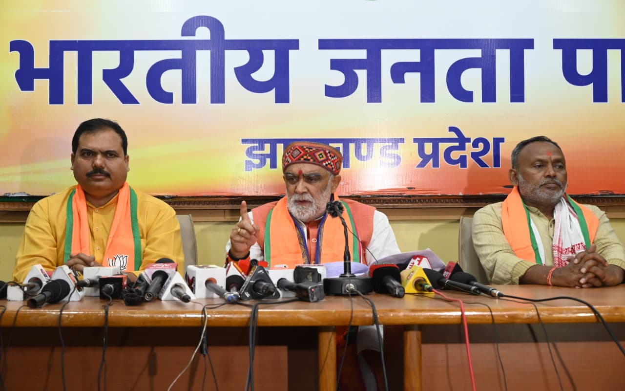 झारखंड : केंद्रीय राज्यमंत्री अश्विनी चौबे ने हेमंत सरकार पर साधा निशाना, कहा- राज्य में नहीं है कोई सुरक्षित