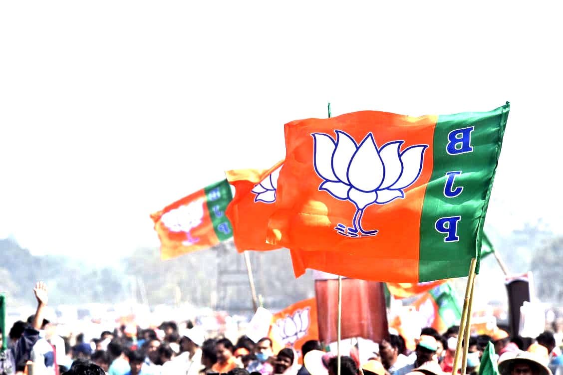 Bangal Chunav 2021 : गुस्से में दक्षिण हावड़ा सीट के BJP कार्यकर्ता  , प्रत्याशी के खिलाफ लगाये पोस्टर
