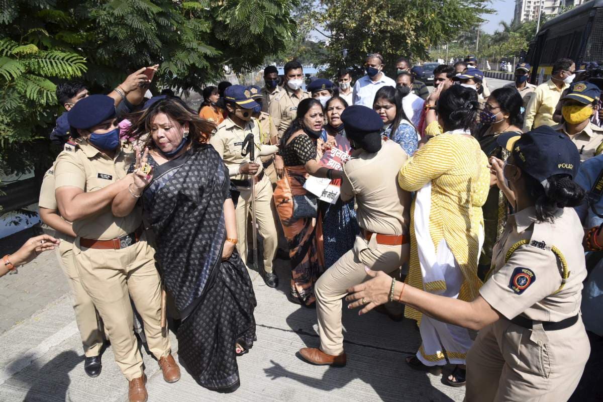 महाराष्ट्र के मंत्री संजय राठौड़ ने दिया इस्तीफा, पुणे की महिला की मौत मामले में आया है नाम, जानें पूरा मामला