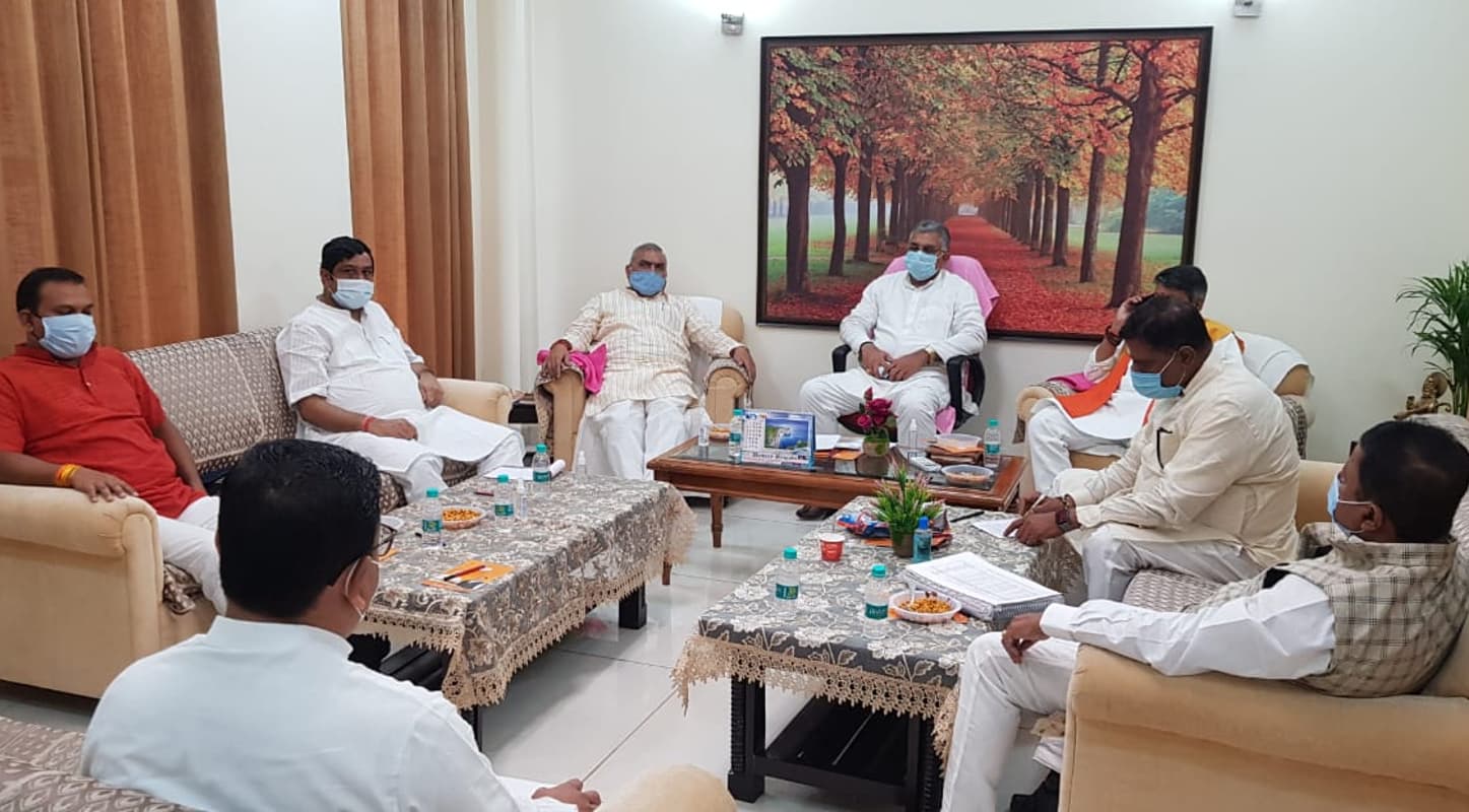 पश्चिम बंगाल की ममता बनर्जी सरकार को उखाड़ फेंकने के लिए दिल्ली में तैयार हो रहा प्लान