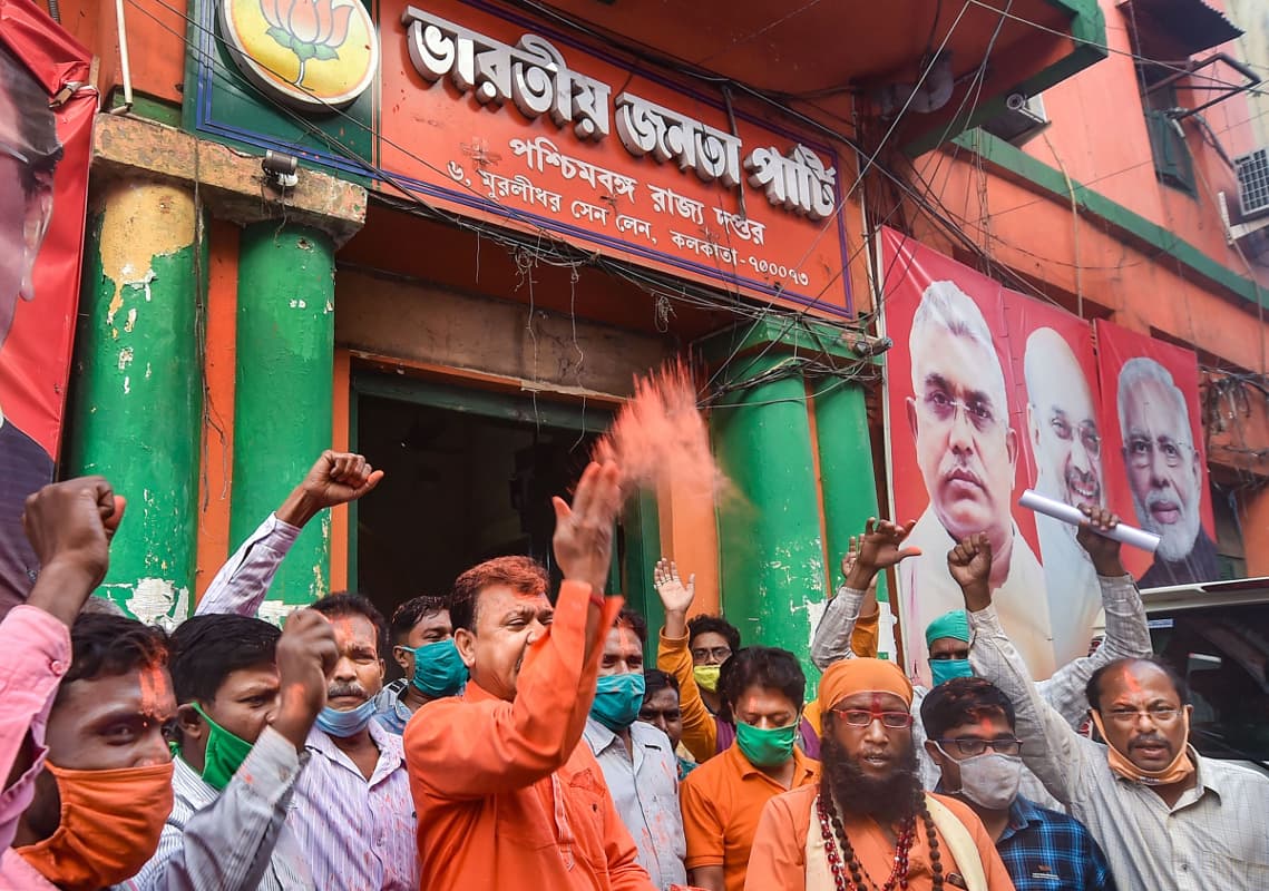 West Bengal Election 2021: ममता बनर्जी सरकार पर अब शुरू होगा आखिरी दौर का हमला, बिहार में मिली जीत से उत्साहित हैं बंगाल बीजेपी के नेता और कार्यकर्ता