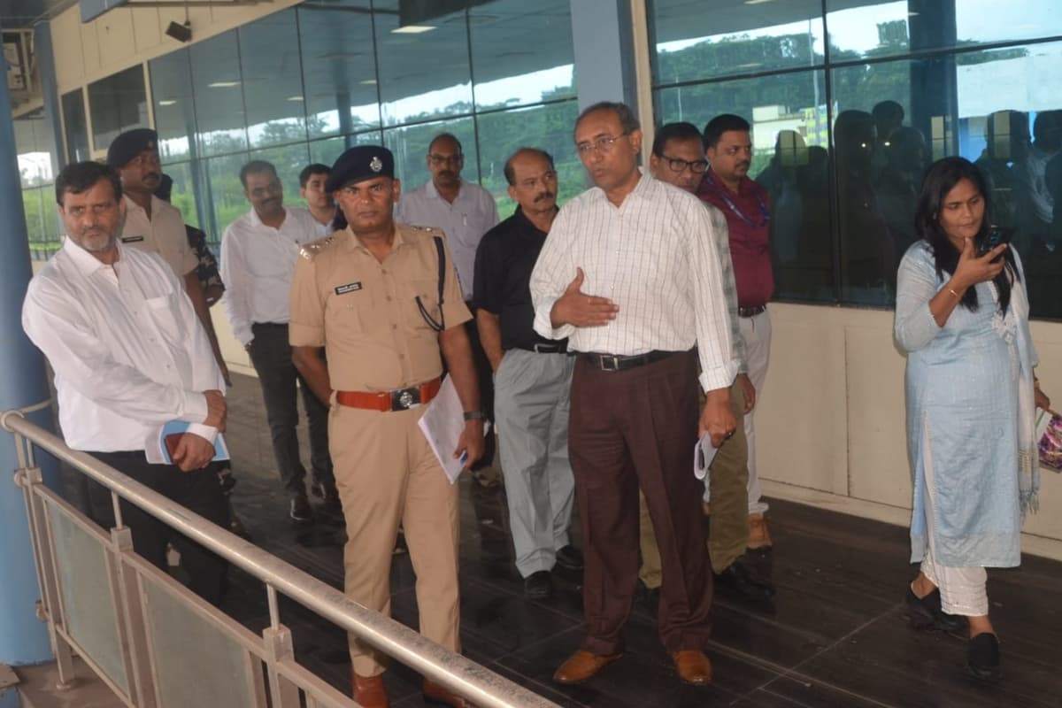 बोकारो एयरपोर्ट: नागर विमानन सुरक्षा ब्यूरो की टीम ने सुरक्षा का लिया जायजा, अब डीजीसीए की टीम करेगी जांच