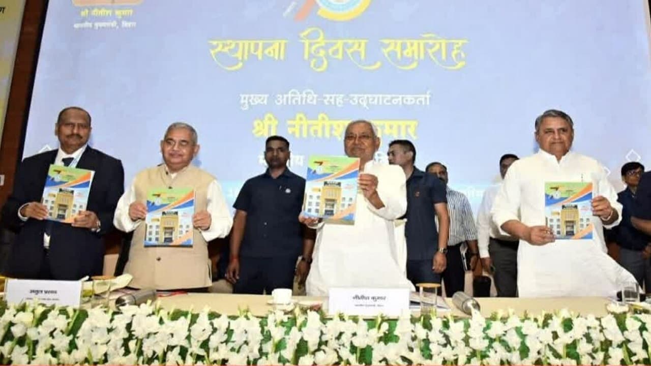 बिहार में 20 लाख नौकरी को लेकर सीएम नीतीश कुमार का आधिकारियों को बड़ा निर्देश, जल्द होगी बहाली