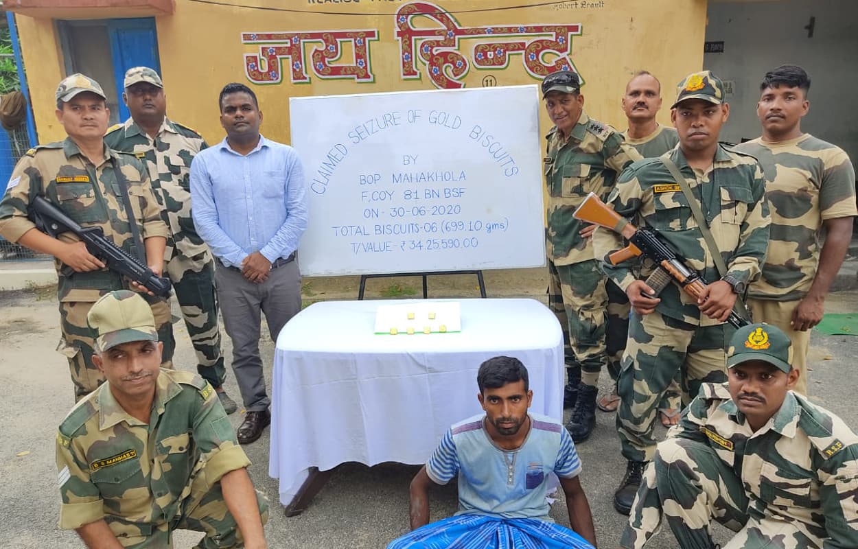 नौकरी छूटी, तो बना तस्कर, लाखों का सोना बिस्किट सहित गिरफ्तार