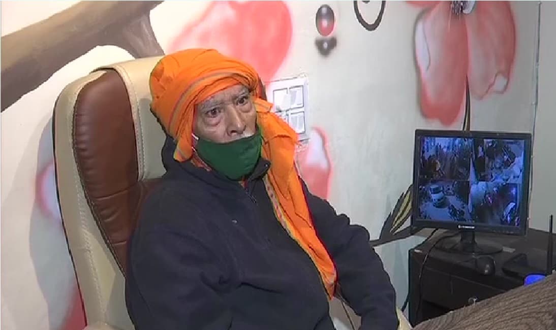 Baba Ka Dhaba बन गया फेमस रेस्टोरेंट, सोशल मीडिया में वीडियो वायरल होने के बाद बदल गयी जिंदगी