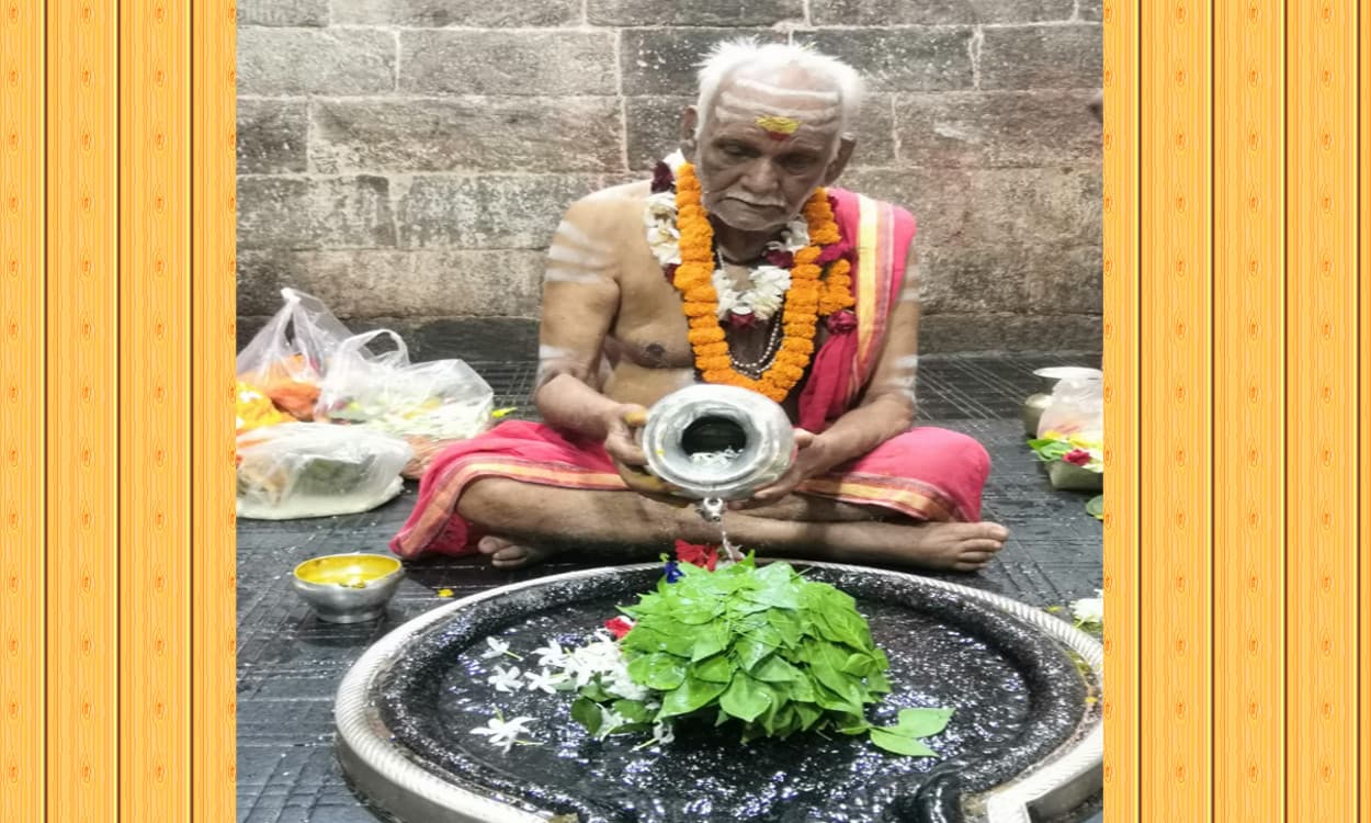 Sawan 2020 : षोडशोपचार विधि से हुई बाबा बैद्यनाथ की पूजा, ऑनलाइन दर्शन कर रहे हैं श्रद्धालु