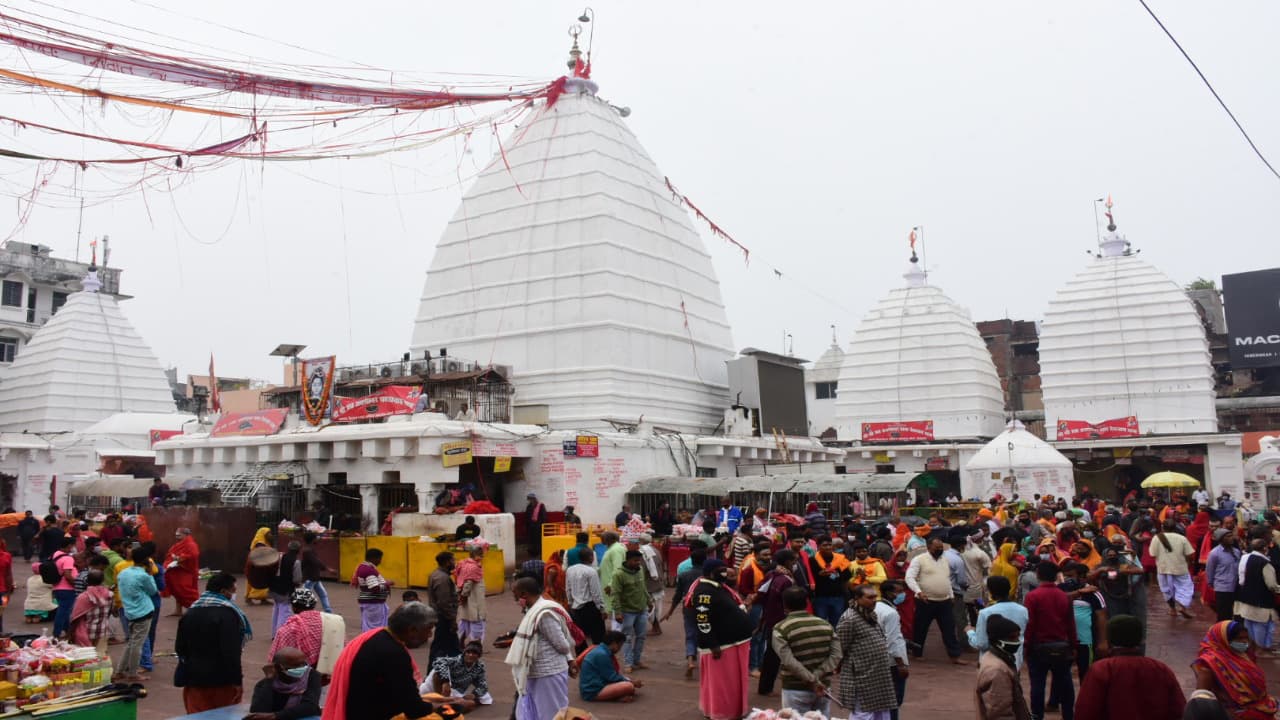 मकर संक्रांति पर शुक्रवार को बाबा पर चढ़ेगा तिल, एक माह तक लगेगा खिचड़ी का भोग, शाम 6 बजे होगा संक्रांति मकर संक्रांति पर शुक्रवार को बाबा पर चढ़ेगा तिल, एक माह तक लगेगा खिचड़ी का भोग, शाम 6 बजे होगा संक्रांति