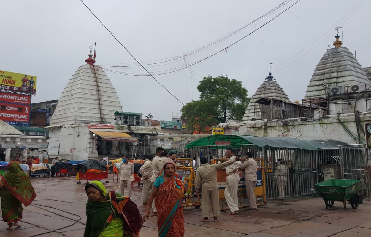 कोरोना काल में इस सावन घर से ही करें शिव की आराधना, बैद्यनाथ धाम में श्रद्धालुओं के प्रवेश पर है रोक