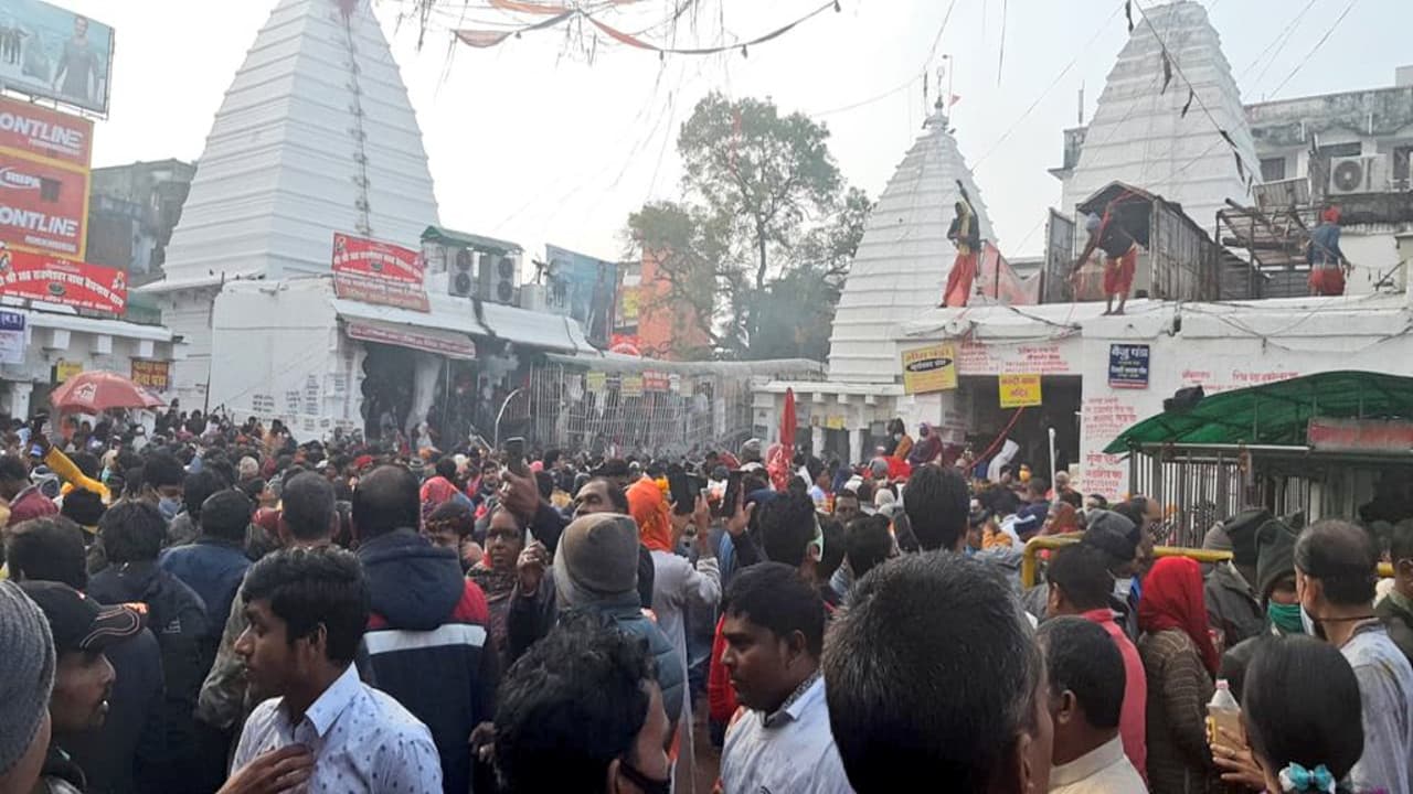 नये साल के पहले दिन बाबा मंदिर में करीब 1.5 लाख भक्तों ने किया जलार्पण, धरी रह गयी प्रशासनिक व्यवस्था