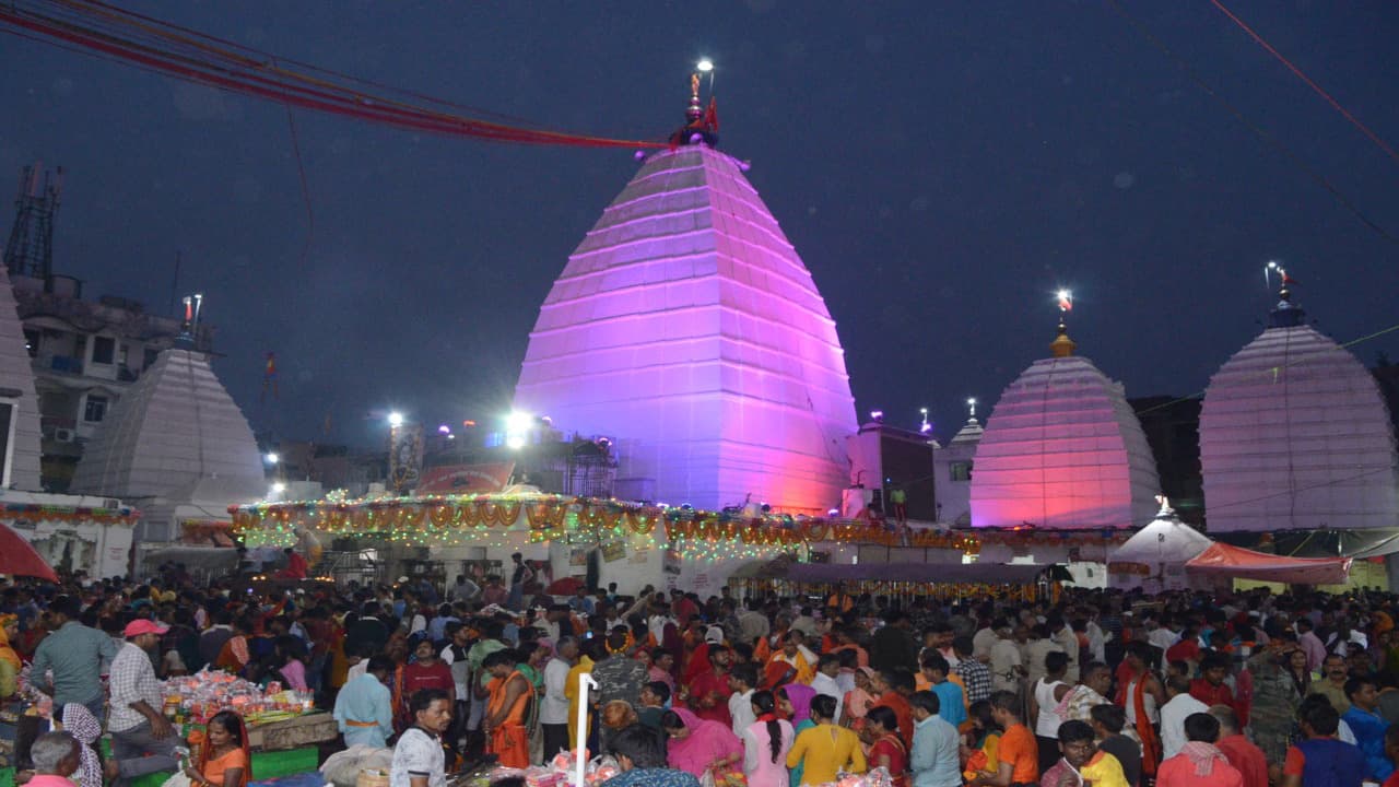 देवघर में महाशिवरात्रि की तैयारी, जलार्पण के लिए एक दिन पहले भी मिलेगा शीघ्र दर्शनम कूपन, जानें कीमत देवघर में महाशिवरात्रि की तैयारी, जलार्पण के लिए एक दिन पहले भी मिलेगा शीघ्र दर्शनम कूपन, जानें कीमत