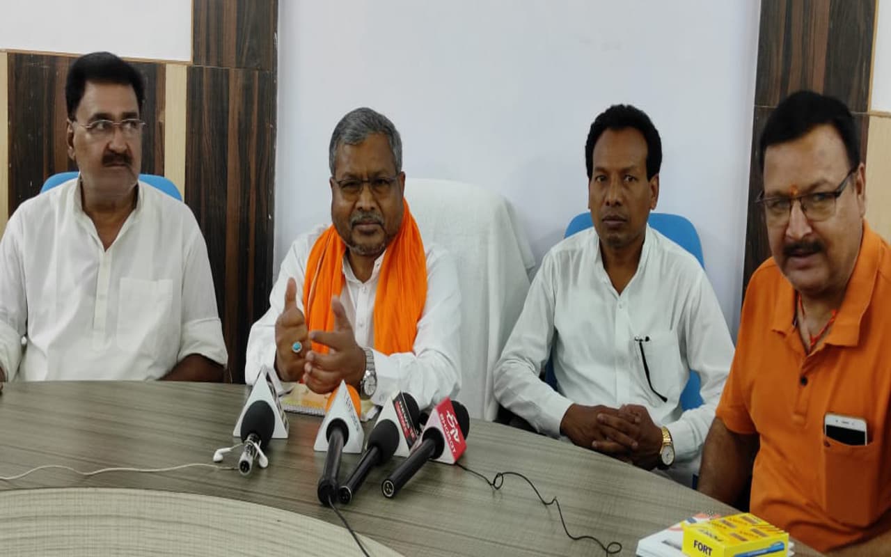 दुमका : पूर्व सीएम बाबूलाल मरांडी ने हेमंत सरकार पर साधा निशाना, बोले- संताल में रोटी और बेटी दोनाें पर संकट