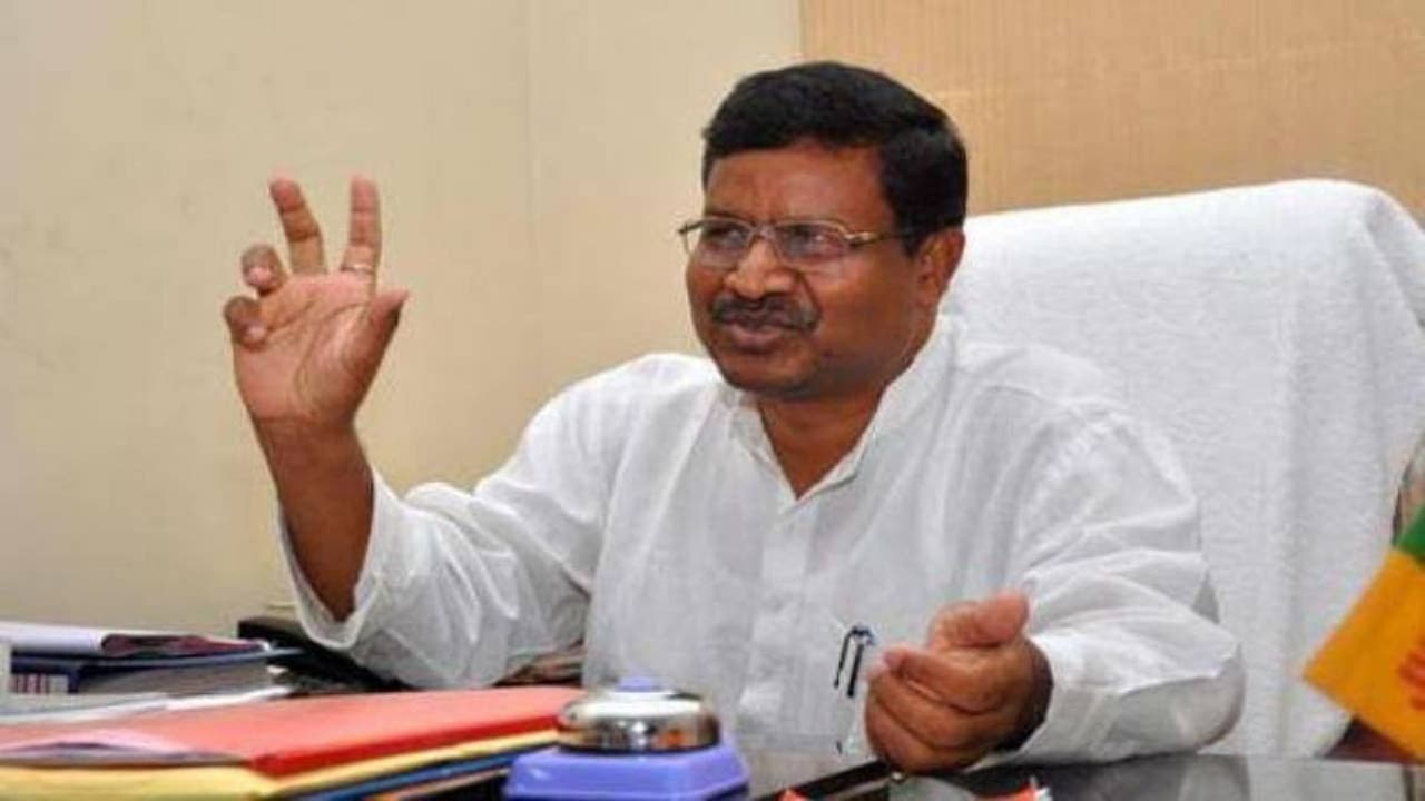 बीजेपी नेता बाबूलाल मरांडी दिल्ली में, केंद्रीय नेताओं से झारखंड के राजनीतिक हालात पर करेंगे विमर्श