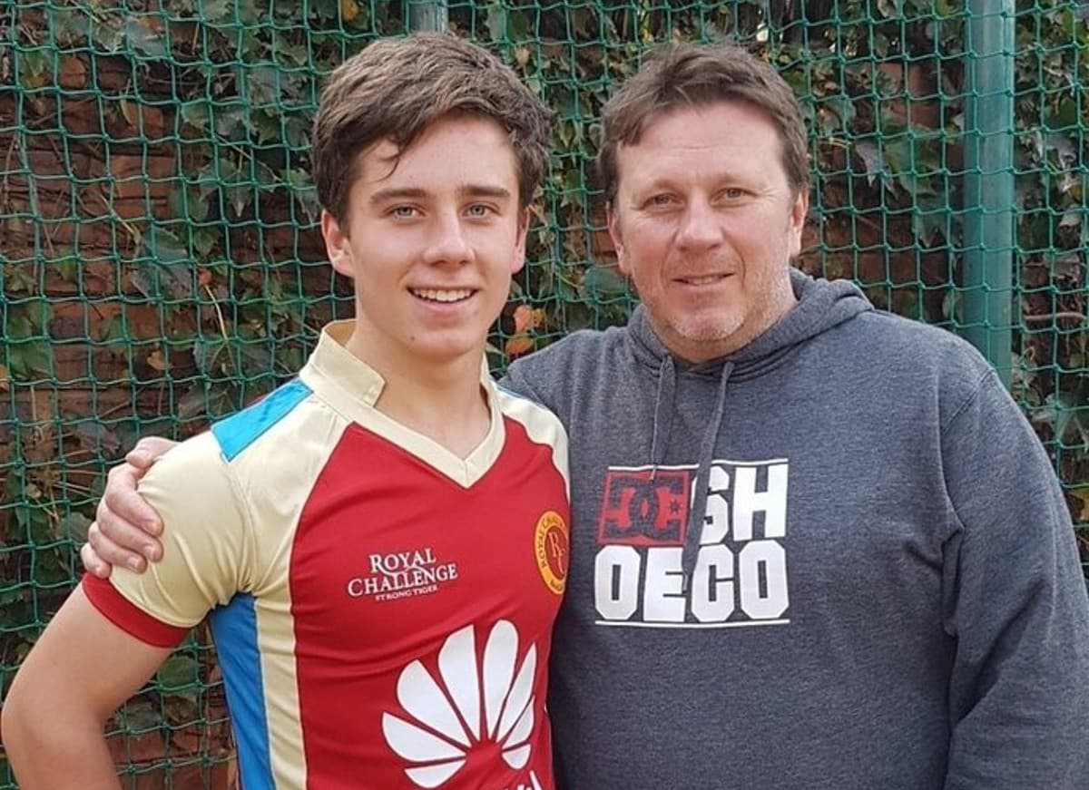 आरसीबी की जर्सी में दक्षिण अफ्रीका के 'बेबी' एबी डिविलियर्स की तस्वीर वायरल, विराट कोहली के हैं जबरा फैन