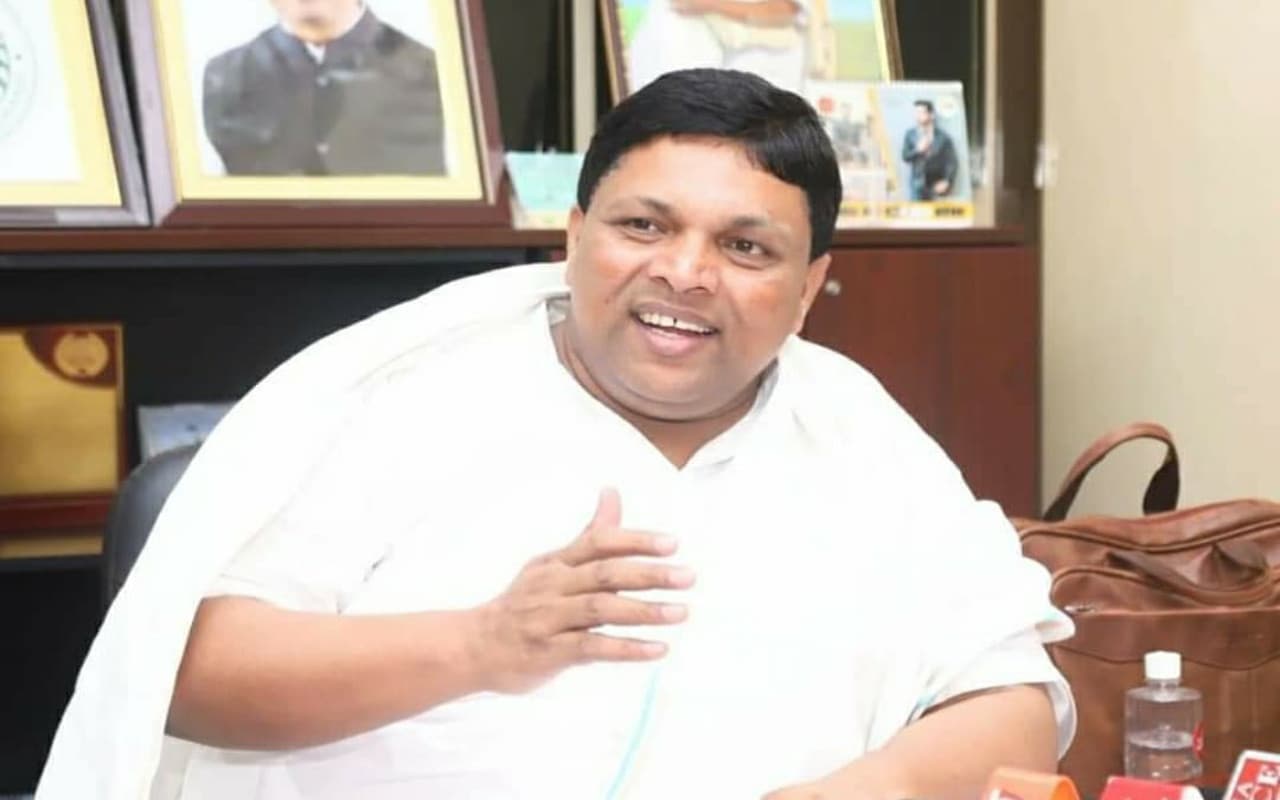 झारखंड : बारिश और ओलावृष्टि से फसलों की क्षति पर कृषि मंत्री बादल पत्रलेख ने सभी डीसी से मांगी रिपोर्ट