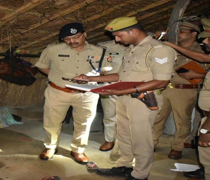 बदायूं में गृहकलह के बाद छोटे भाई की 7 माह की गर्भवती पत्नी और साली की कुल्हाड़ी से की हत्या, जानें मामला