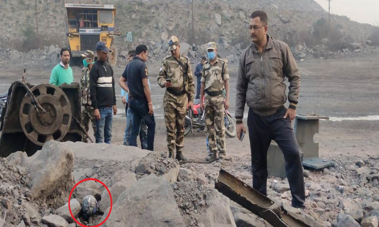 बाघमारा में स्क्रैप उठाव में रंगदारी को लेकर फिर हुआ हमला, गोली- बम चले