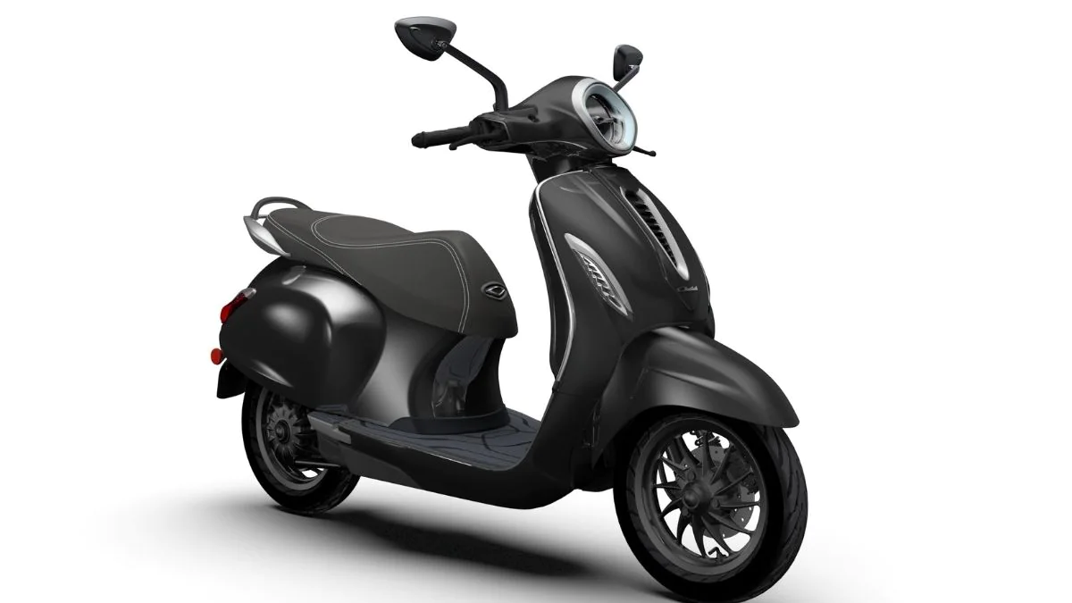 Bajaj Chetak Electric: ज्यादा पावर के साथ जल्द री-लॉन्च होगा स्कूटर, कीमत भी कम