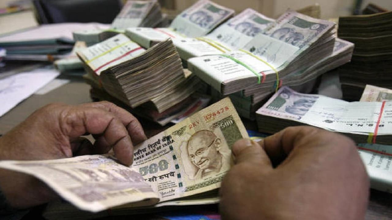 बैंकों की शुद्ध ब्याज आय तीसरी तिमाही में रिकॉर्ड 25.5% बढ़ी, रॉकेट की रफ्तार से भागेंगे Bank के शेयर!