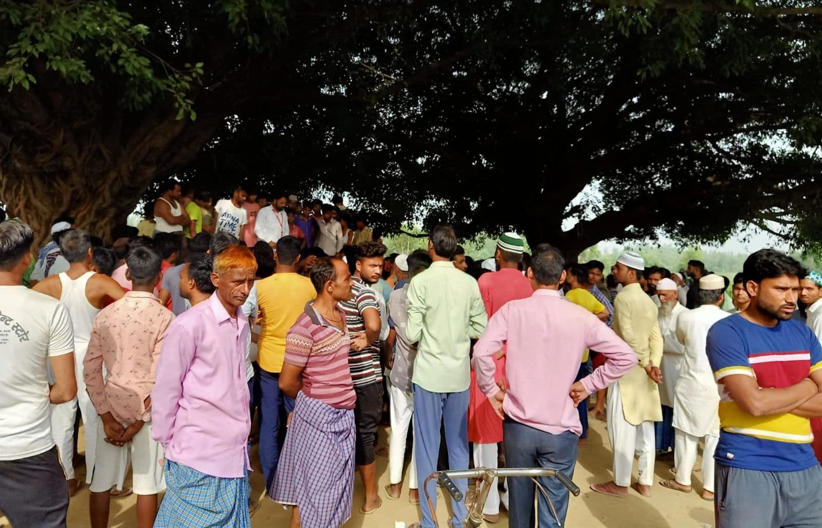 बरेली में खुराफातियों ने धार्मिक स्थल में की तोड़फोड़, पुलिस ने मरम्मत कराकर मामला कराया शांत