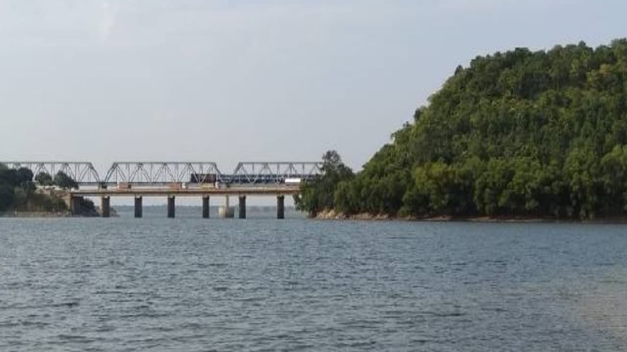 कोडरमा- बरही के जवाहर घाटी में ऑटो खाई में गिरा, 3 यात्री की मौत, 6 घायल, हजारीबाग मेडिकल कॉलेज रेफर