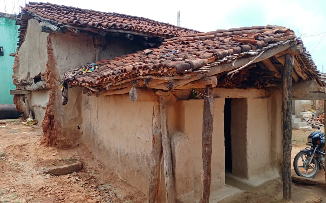 Jharkhand News: हजारीबाग के बड़कागांव में स्वतंत्रता सेनानियों का परिवार उपेक्षित, नहीं ले रहा कोई सुध