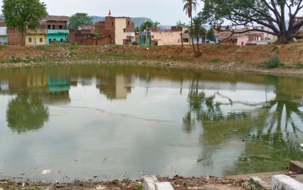 मिशन अमृत सरोवर : झारखंड में बारिश के पानी को सहेजने के लिए बन रहे तालाब, शहीदों के गांवों को प्राथमिकता