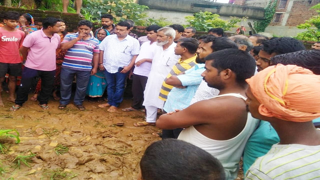 हजारीबाग के बरकट्ठा में हाथी ने जमकर मचाया उत्पात, कुचल कर एक व्यक्ति की ली जान, फसलों को पहुंचाया नुकसान