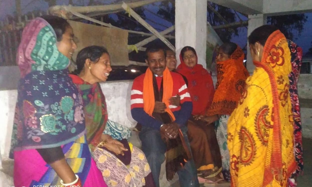 बरकट्ठा में ट्रैक्टर की चपेट में आने से 2 बहनों की मौत, पिता हुए घायल