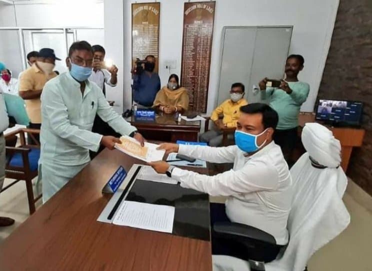 बसंत सोरेन ने नामांकन दाखिल किया, सीएम हेमंत सोरेन बोले, विपक्ष खो चुका है वजूद, दुमका-बेरमो दोनों सीट जीतेंगे