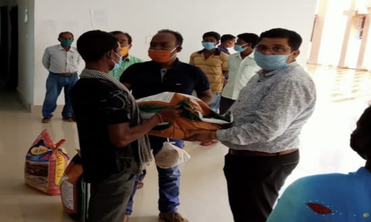 घाघरा में एक ही परिवार के 12 लोग कोरोना पॉजिटिव, बसिया का मुंडा टोली भी हुआ सील