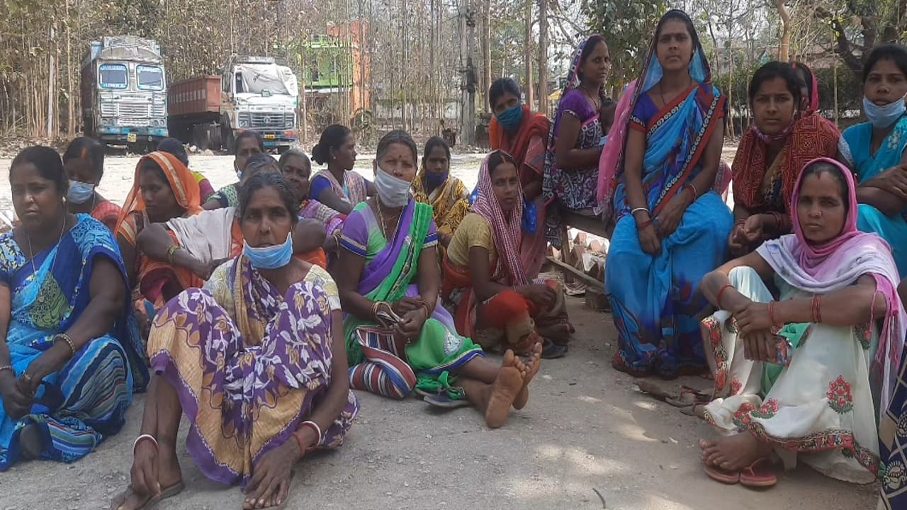 गुमला में BJP नेता कलिंद्र साहू हत्याकांड मामले में आरोपियों की अब तक नहीं हुई गिरफ्तारी, नाराज महिलाओं ने बसिया थाना का किया घेराव