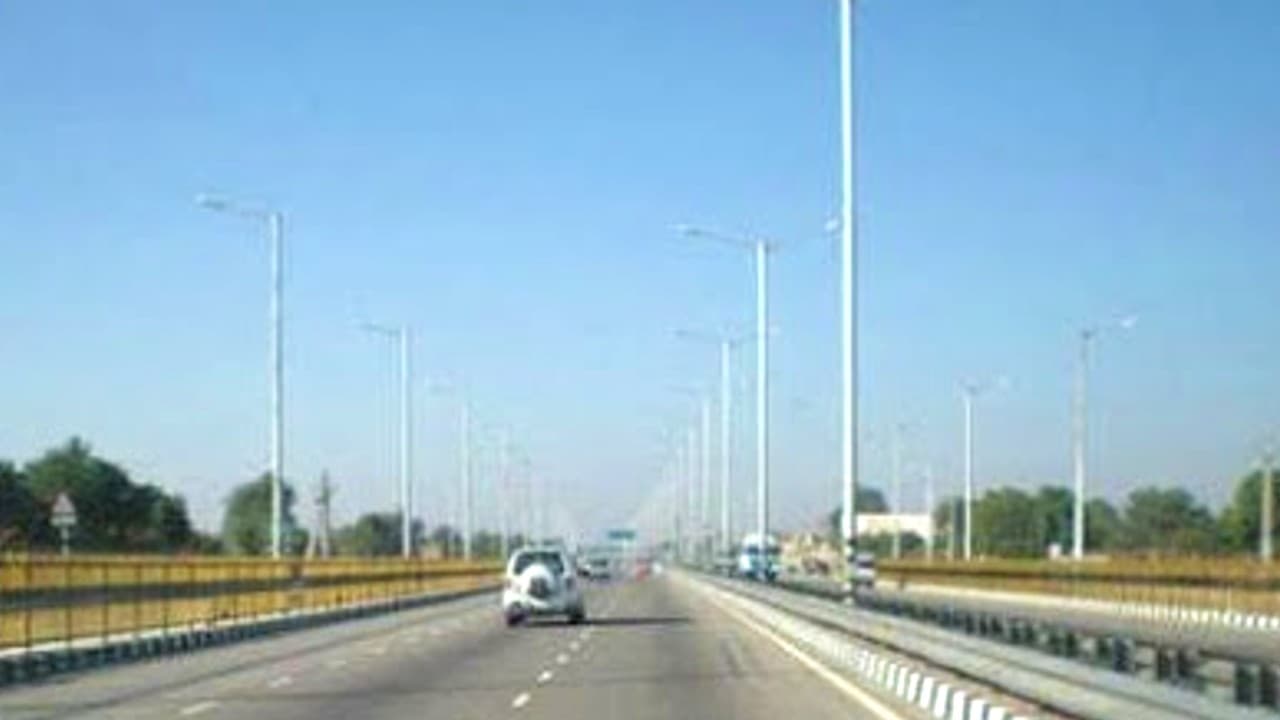 Punjab News: बठिंडा-अमृतसर हाईवे पर ग्रेनेड से भरा बॉक्स मिलने के बाद मचा हड़कंप