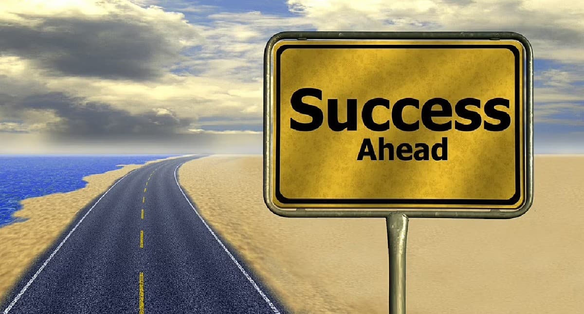 Difficulty And Success: कठिन हालात आगे बढ़ने का संकल्प भी देता है