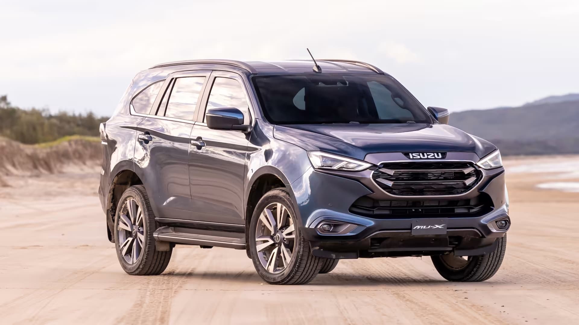 Toyota Fortuner से कहीं बड़ी है ये एसयूवी, पावर, कंट्रोल और इसके धांसू फीचर्स बनाते हैं खास!