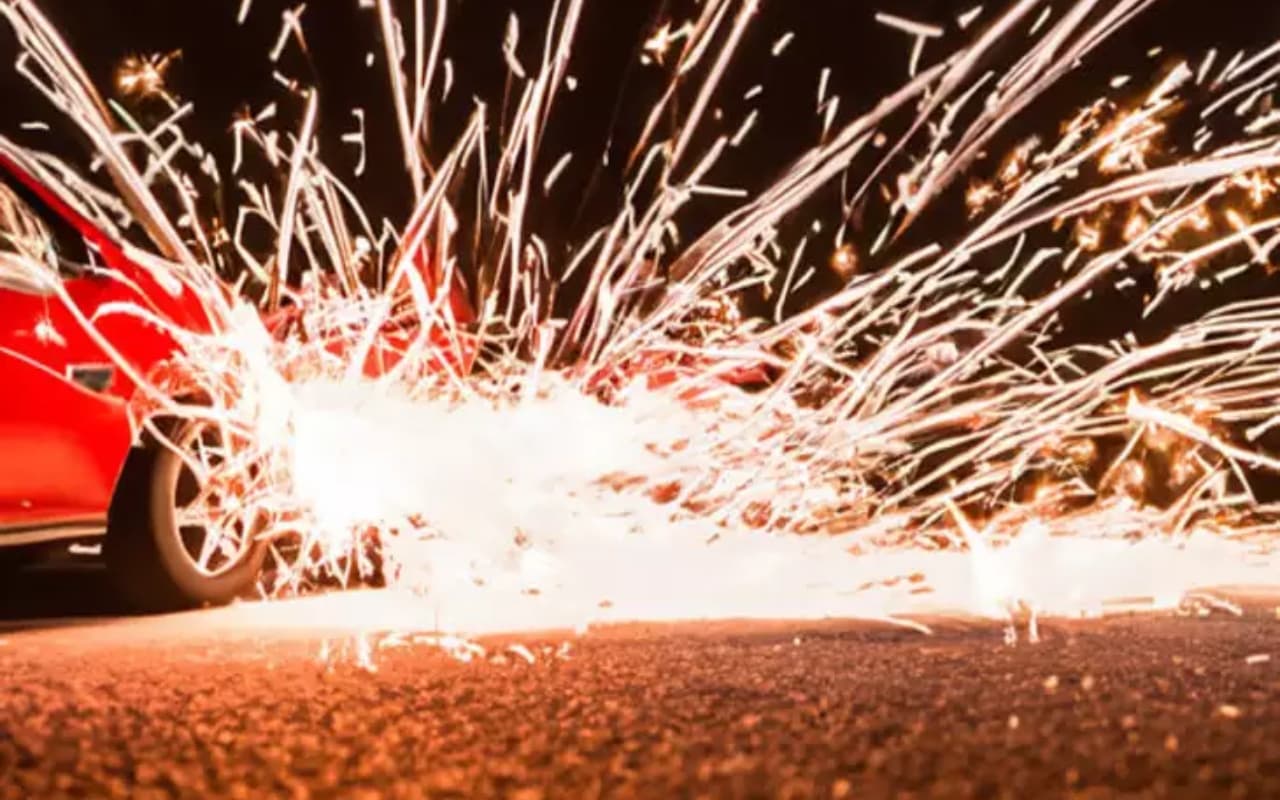 Diwali 2023: आतिशबाजी के दौरान अपनी कार को आग से रखें सुरक्षित, अपनाएं ये 7 टिप्स…टल जाएगा खतरा!