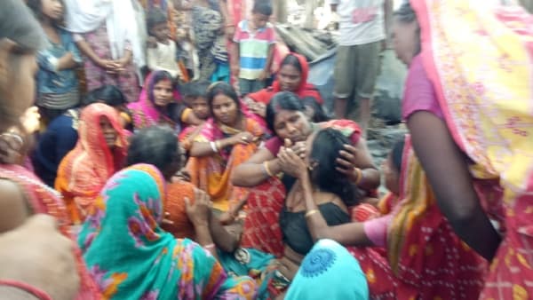 बेगूसराय में कटाव से विस्थापित मोहल्ले में आग लगने से एक बच्चे की मौत, 15 घर जलकर खाक