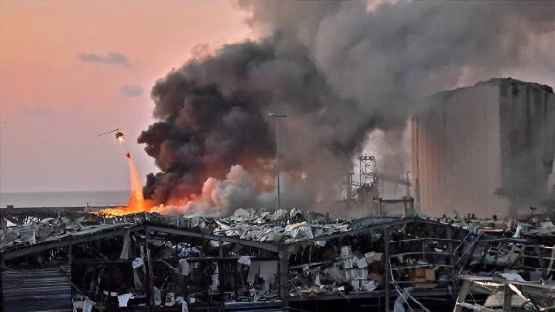 एक और धमाके से दहला बेरूत, चारों तरफ फैला काला धुंआ, इससे पहले हुए विस्फोटों में जा चुकी है 180 की जान