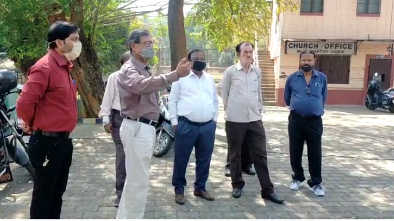 Jharkhand News : जमशेदपुर में बेल्डीह चर्च का AGM रहा हंगामेदार, 8 लाख का हिसाब मांगने पर सभा हुई रद्द