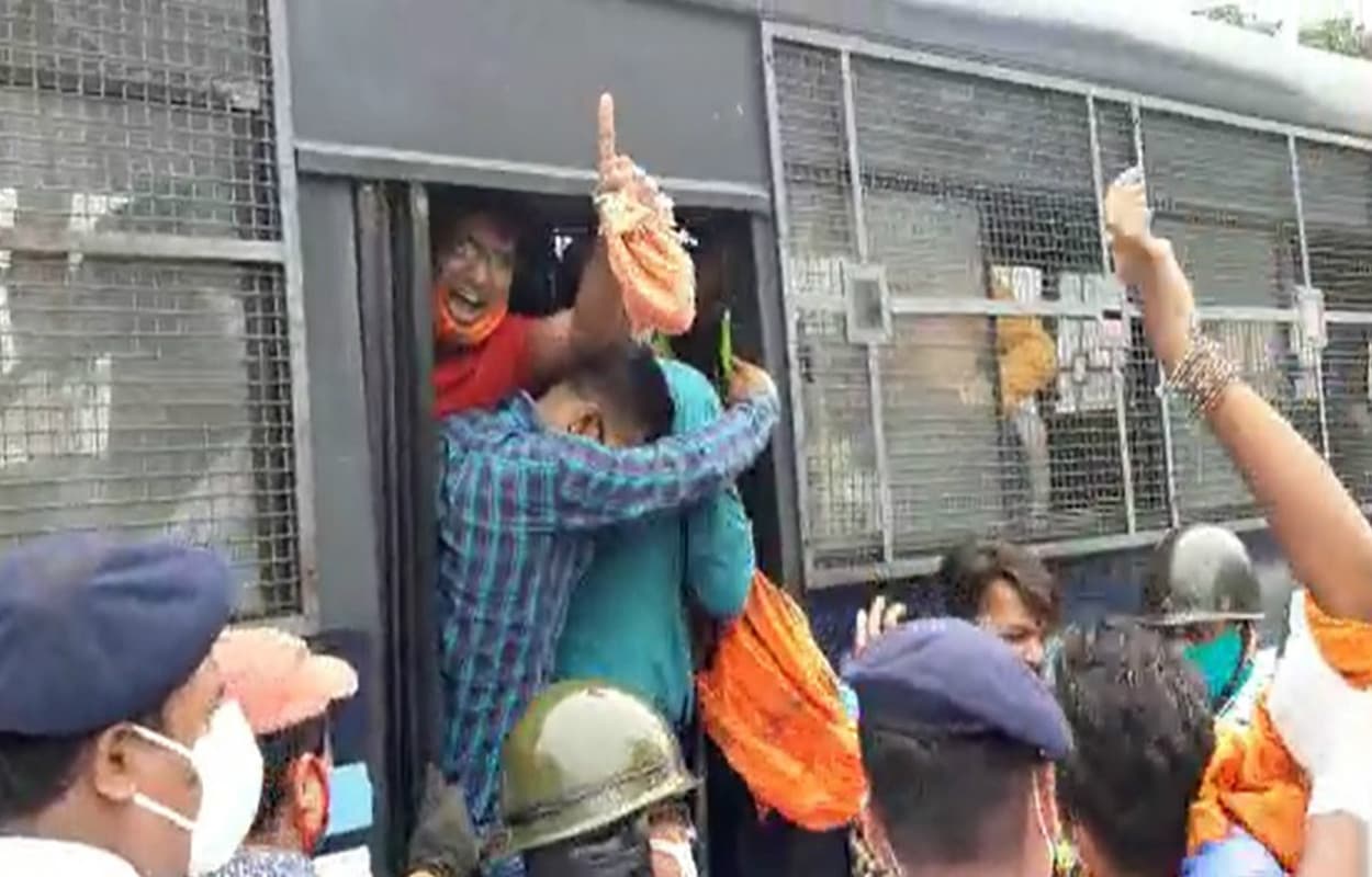 पुलिस कार्रवाई के खिलाफ भारतीय जनता युवा मोर्चा ने किया प्रदर्शन, हुई गिरफ्तारी
