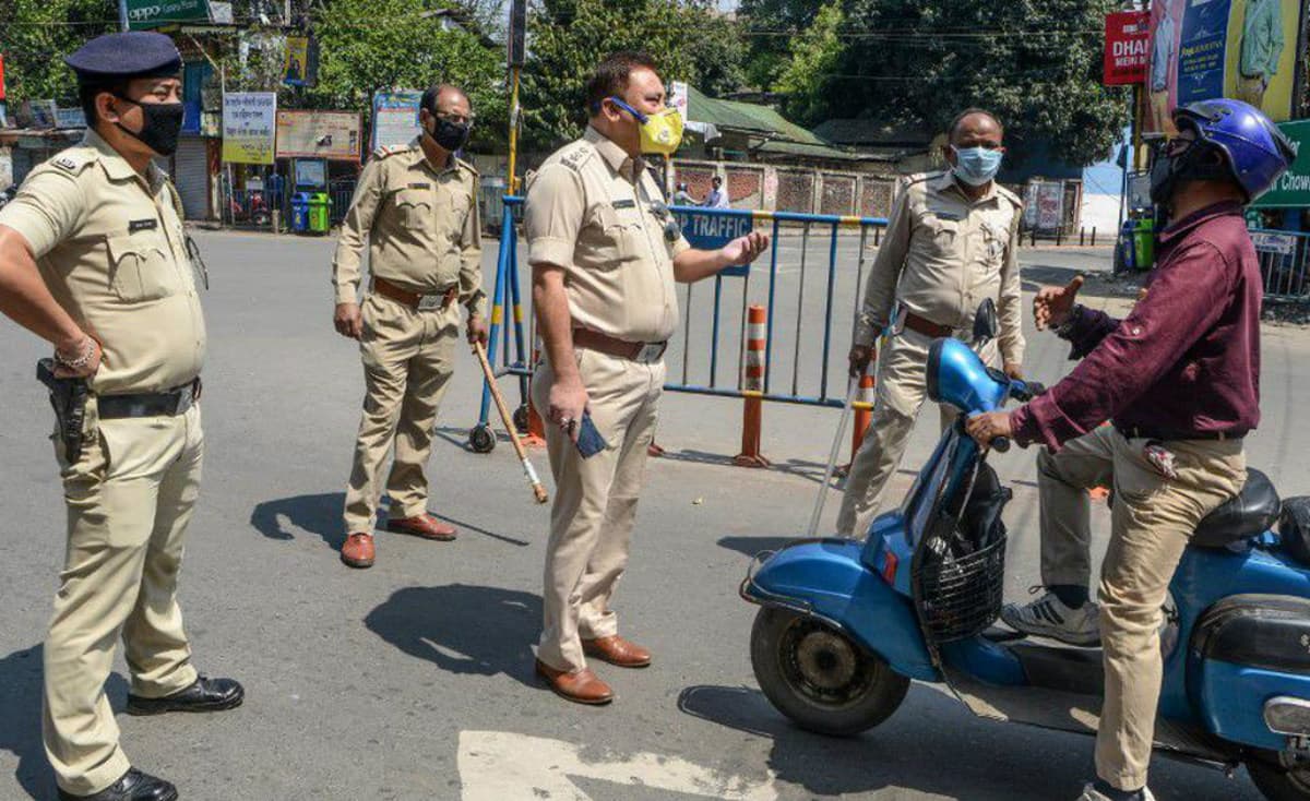 Coronavirus Lockdown: ट्रक चालक से रिश्वत लेने के आरोप में बंगाल के चार पुलिसकर्मी निलंबित