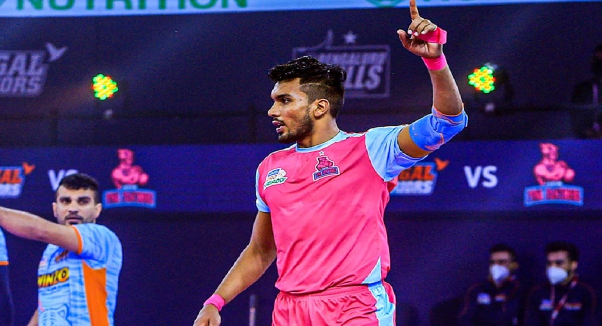 Pro Kabaddi League: बंगाल वारियर्स ने रोमांचक मुकाबले में जयपुर पिंक पैंथर्स को 31-28 से हराया