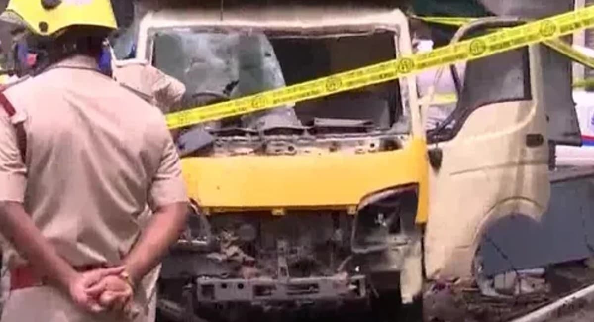 Bengaluru Blast: केमिकल के गोदाम में हुआ जोरदार धमाका, 3 की मौत, लोग बोले- बेंगलुरु में आया भूकंप