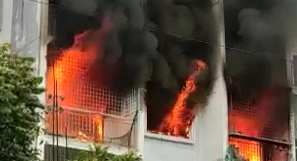 बेंगलुरु में पाइपलाइन से गैस रिसाव के बाद अपार्टमेंट में भयावह आग, महिला की मौत