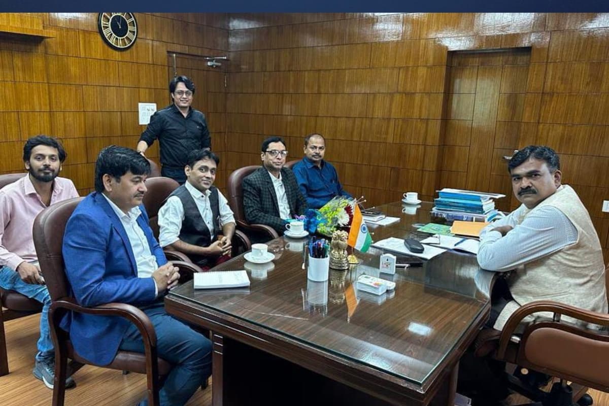 'भाभी जी घर पर हैं' के संस्कारी मास्टर जी वोटरों को करेंगे जागरूक, एक्टर विजय सिंह का झारखंड से ये है कनेक्शन