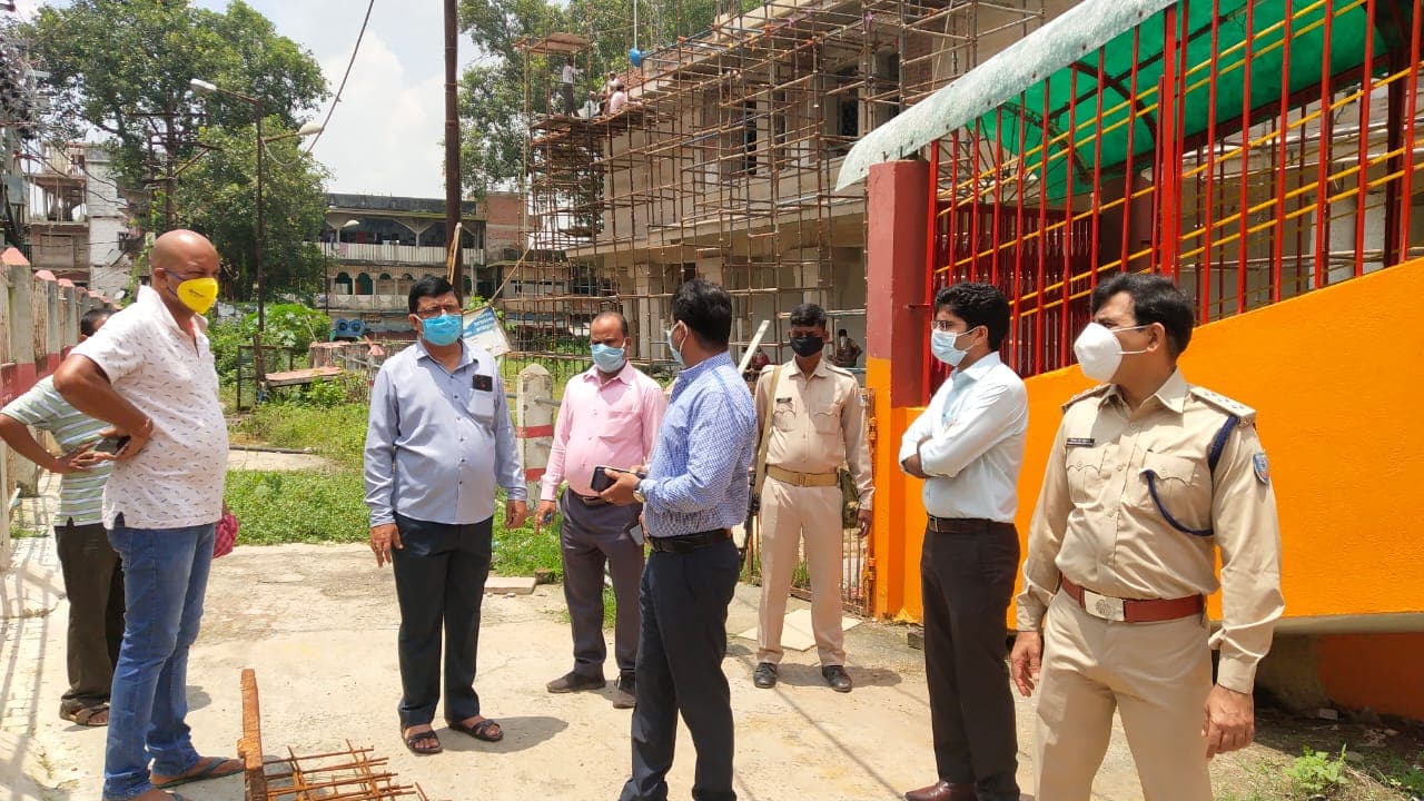 Bhado 2020: देवघर में भादो सोमवारी की पूजा को लेकर जिला प्रशासन ने लिया मंदिर का जायजा