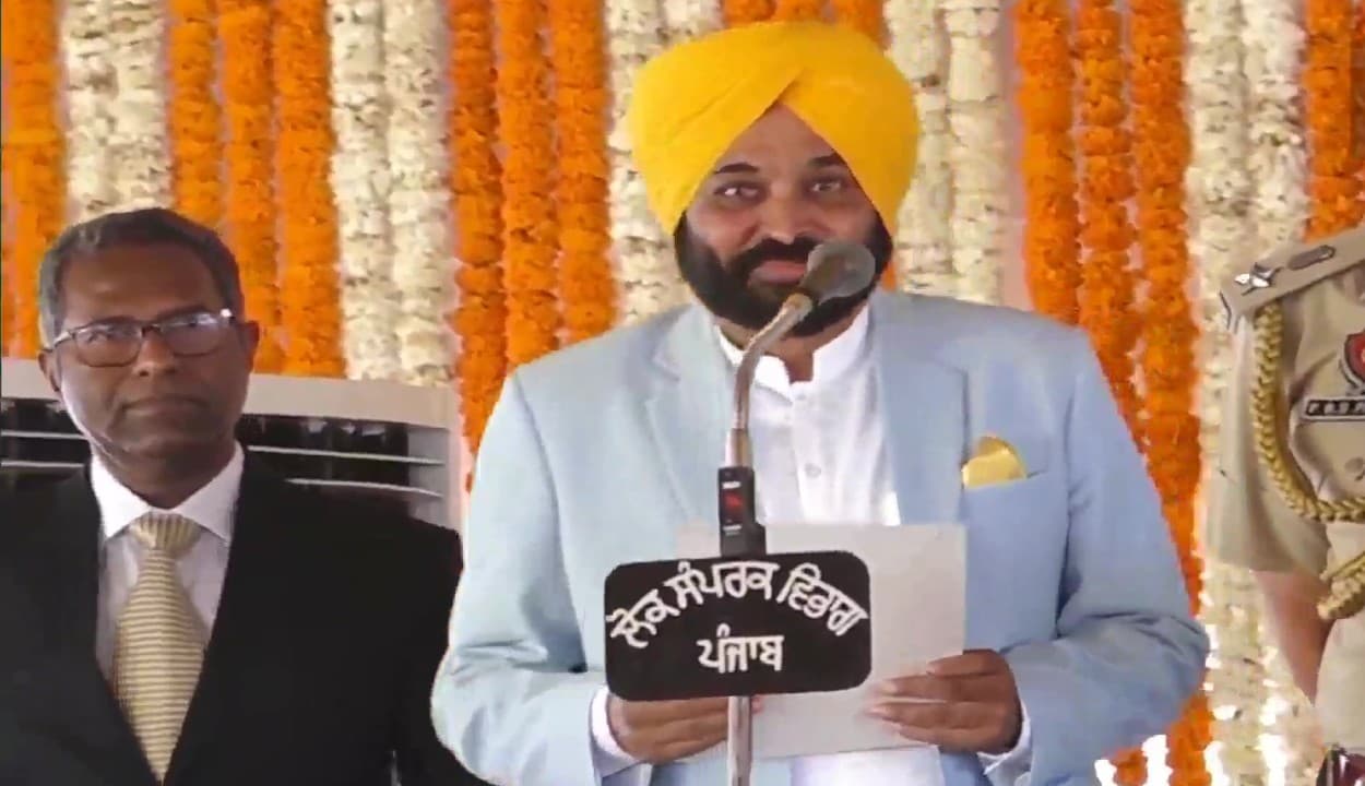 भगवंत मान ने भगत सिंह के गांव में ली शपथ, बोले- शहीद के गांव में सोच का समागम