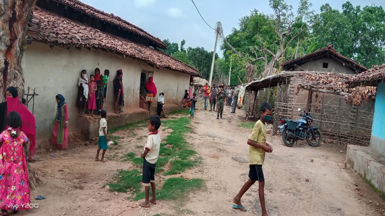 गढ़वा के भंडरिया में पुलिस हिरासत में युवक की मौत, घर के बाहर शव छोड़ भागी पुलिस, SP ने जांच की कही बात