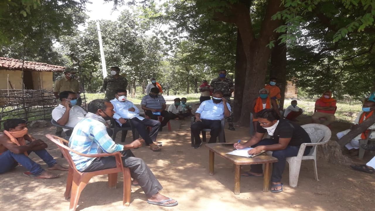 गढ़वा के भंडरिया में पुलिस हिरासत में मौत मामले की जांच शुरू, SDO ने मृतक के परिजनों से की पूछताछ