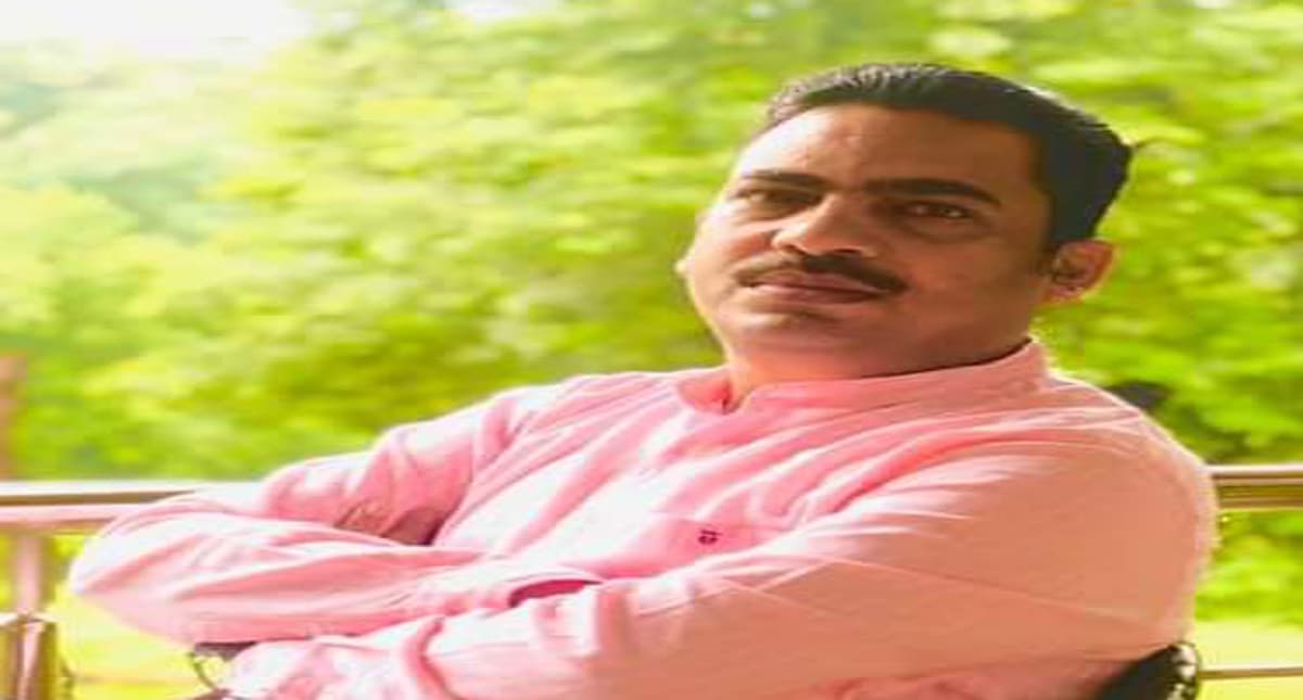 सदन में भानु प्रताप शाही हुए आक्रमक, चुनौती देते हुए बोले- राजनीतिक मर्दानगी है, तो मंत्री आजमा लें